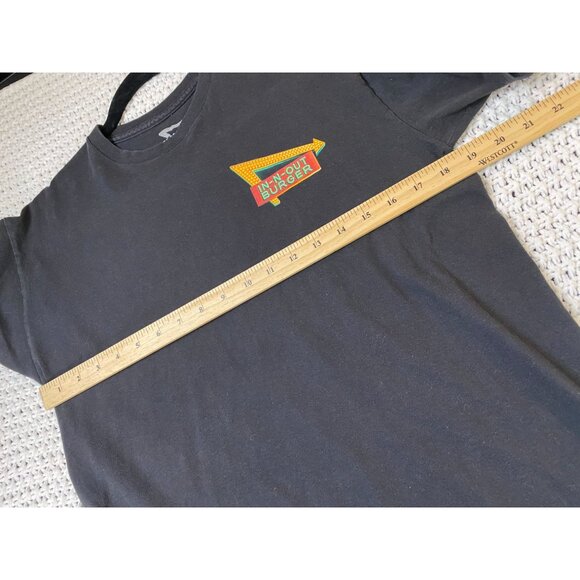 In-N-Out‎ Burger Black Graphic T-Shirt Men size Medium Classic Cars Palm Trees - Picture 6 of 10